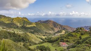 St Helena: An End to Isolation's poster