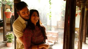 Enai Noki Paayum Thota's poster