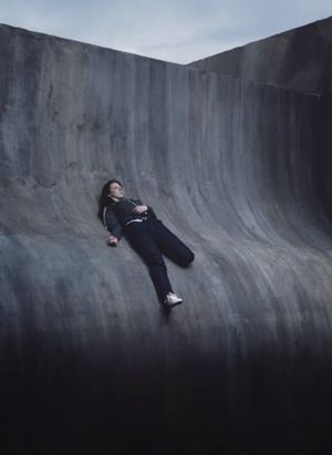 Curve's poster