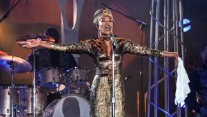 Whitney Houston: I Wanna Dance with Somebody's poster