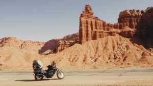 6 Weeks Coast to Coast's poster