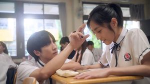 Love Beside Me's poster