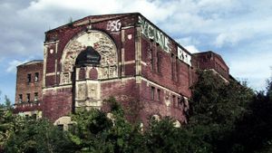 Geschichten hinter vergessenen Mauern – LOST PLACE Storys aus LEIPZIG I's poster