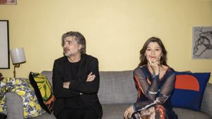 Love & Divorce's poster