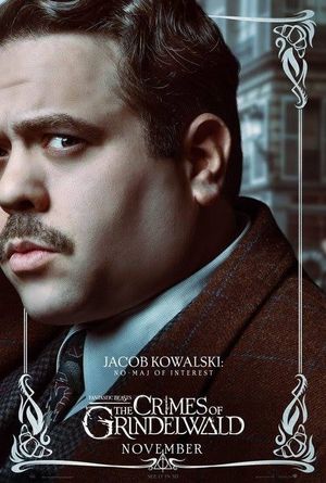 Fantastic Beasts: The Crimes of Grindelwald's poster