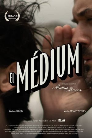 El médium's poster image