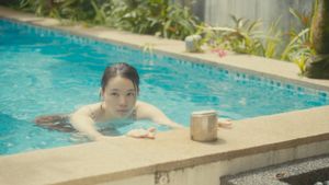 The Fishbowl Girl's poster