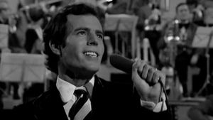 Julio Iglesias: Latin Crooner, Global Star's poster