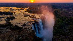 Victoria Falls: Africa's Garden of Eden's poster