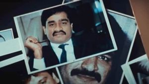 Mumbai Mafia: Police vs the Underworld's poster