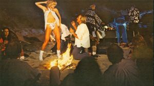 Summer Night Fever's poster