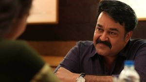 Munthirivallikal Thalirkkumbol's poster