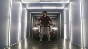 Kannum Kannum Kollaiyadithaal's poster