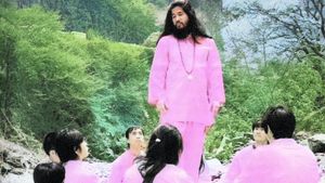 AUM: The Cult at the End of the World's poster