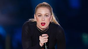 Iliza Shlesinger: Elder Millennial's poster