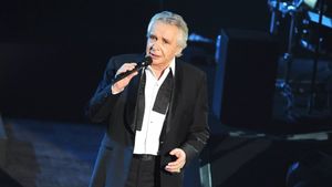 Michel Sardou - Confidences Et Retrouvailles - Live 2011's poster
