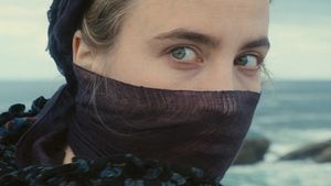Portrait of a Lady on Fire's poster