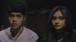 Blue Room's poster
