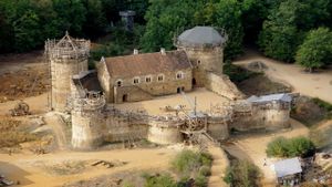 Guedelon II: Rebuilding the Past's poster