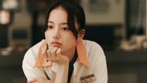 18×2 Beyond Youthful Days's poster
