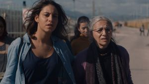 Sisters Apart's poster