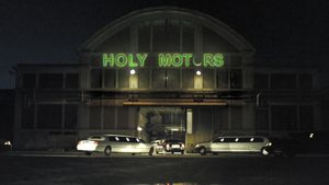 Holy Motors's poster