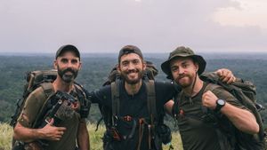 TAÏ: 33 jours dans la dernière forêt d'Afrique de l'Ouest's poster