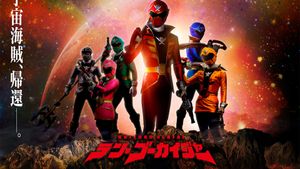 Kaizoku Sentai: Ten Gokaiger's poster