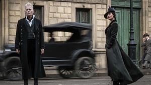 Fantastic Beasts: The Crimes of Grindelwald's poster