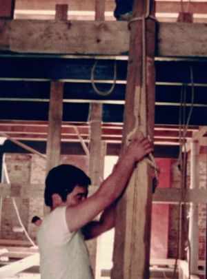Rebuilding an Old Japanese House's poster