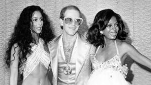 Bob Mackie: Naked Illusion's poster