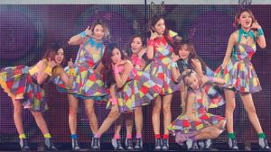 Girls' Generation Phantasia in Japan's poster
