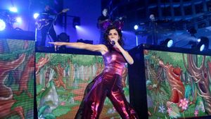 Marina and the Diamonds Live's poster