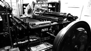 Idem Paris's poster