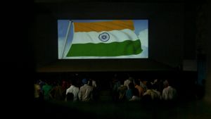 Cinema Pe Cinema: The Theatres. The Movies. And Us's poster
