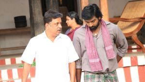 Pannaiyarum Padminiyum's poster