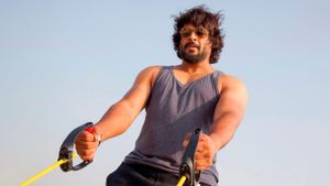 Irudhi Suttru's poster
