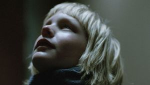 Let the Right One In's poster