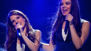 Pitch Perfect 2's poster