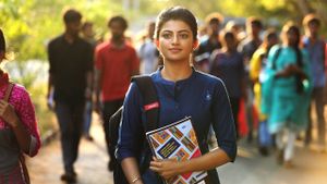 Kamali from Nadukkaveri's poster
