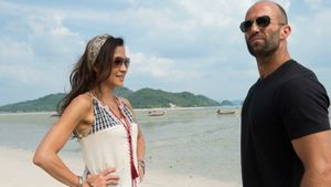 Mechanic: Resurrection's poster