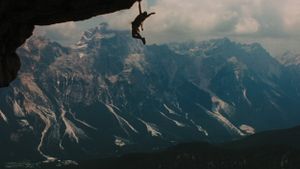 Cliffhanger's poster