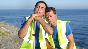 Les municipaux - Trop c'est trop's poster