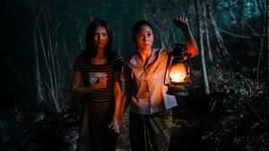 Dancing Village: The Curse Begins's poster