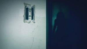 Lights Out's poster