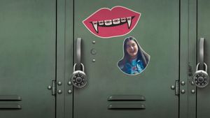 Growing Fangs's poster