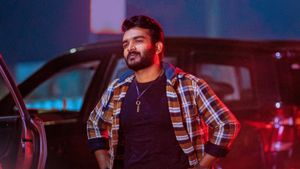 Nenu Meeku Baaga Kavalsinavaadini's poster