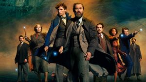 Fantastic Beasts: The Secrets of Dumbledore's poster