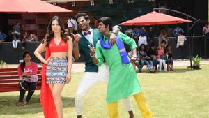 Kaththi Sandai's poster