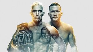 UFC 274: Oliveira vs. Gaethje's poster